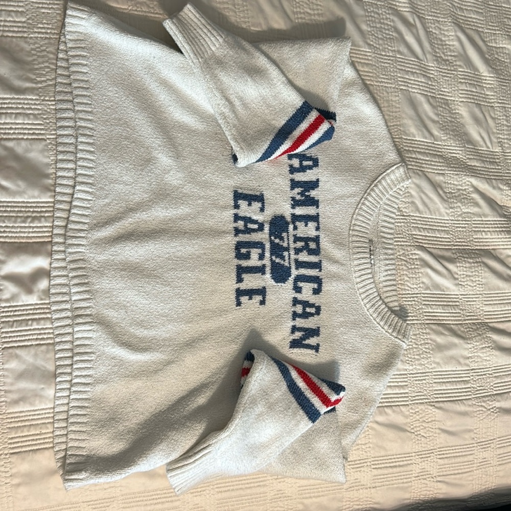 American Eagle Outfitters White Crew Neck Sweater